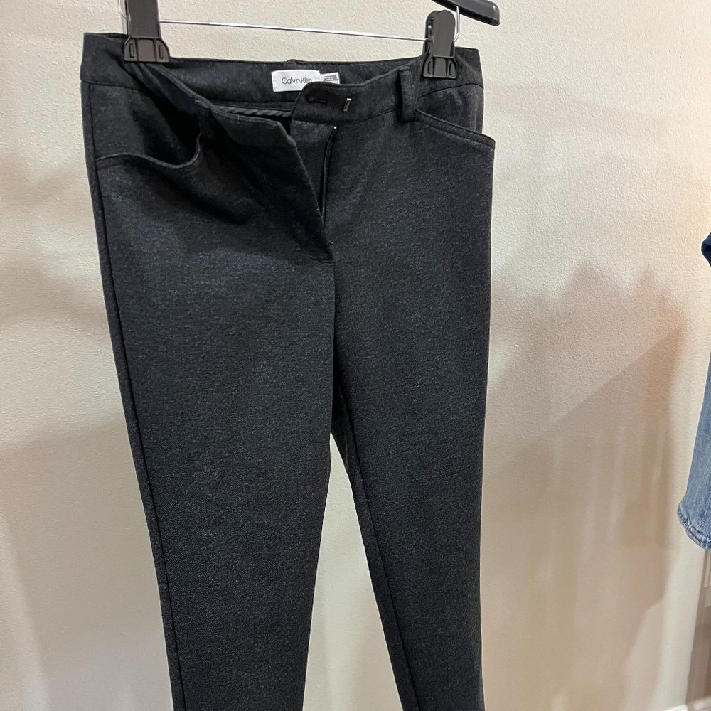 Calvin Kelin Women's Size 8 Slim Gray Pants-Gently Worn Excellent Condition